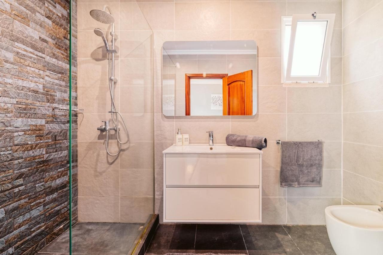 Vip VI - Sea View Apartment Canico  Bagian luar foto